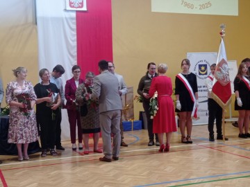 Uroczystość obchodów 65-lecia Szkoły Podstawowej im. Henryka Sienkiewicza w Niesułkowie, 